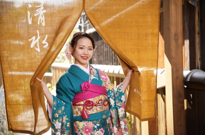 バースデーフォトに京都清水寺周辺で振袖撮影